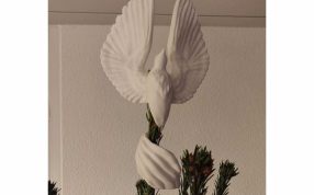 圣诞树装饰小鸟
