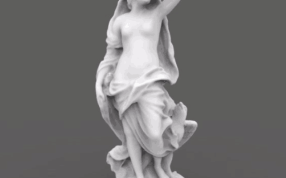 凡尔赛宫的圣母雕塑