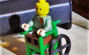 乐高轮椅模型