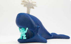 喷水的蓝鲸打印模型