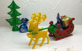 圣诞鹿和雪橇车